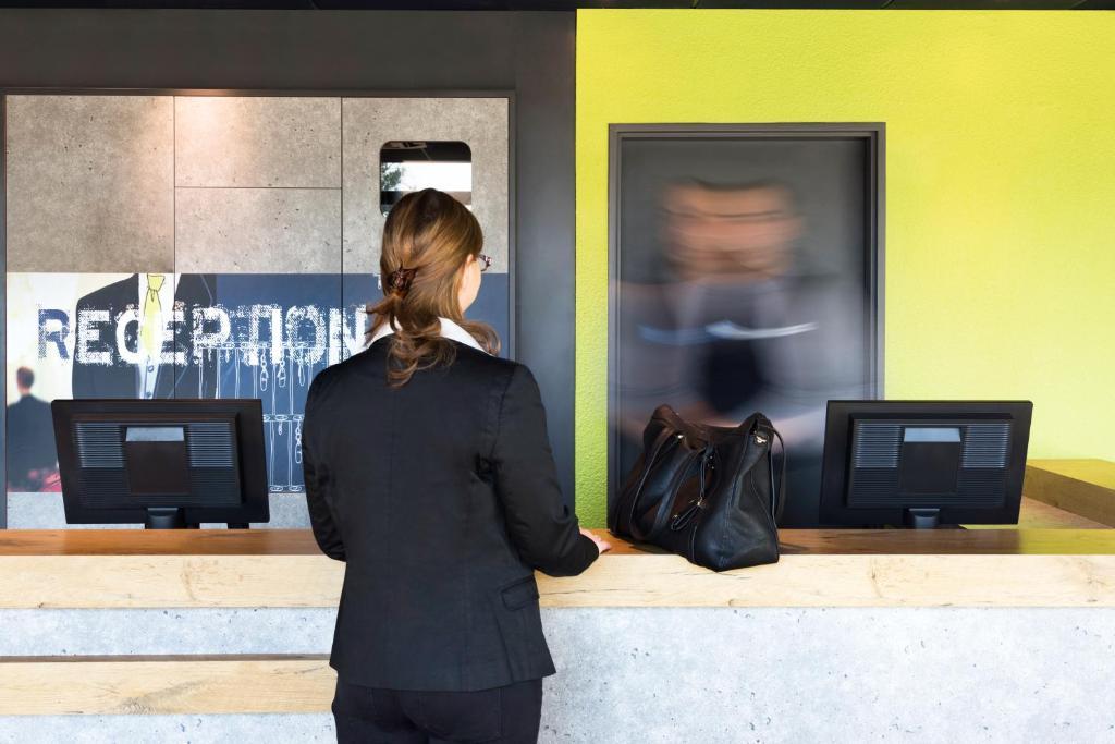 ไอบิส ออร์ลี เชวิลี ทร็อง 7 Hotel วิทรี-ซูร์-แซน ภายนอก รูปภาพ
