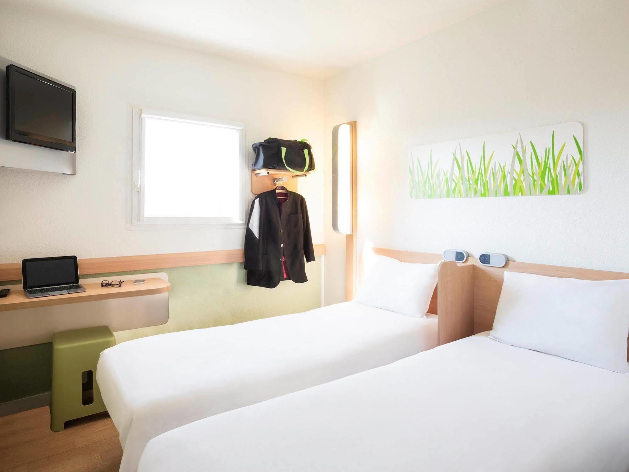 ไอบิส ออร์ลี เชวิลี ทร็อง 7 Hotel วิทรี-ซูร์-แซน ภายนอก รูปภาพ